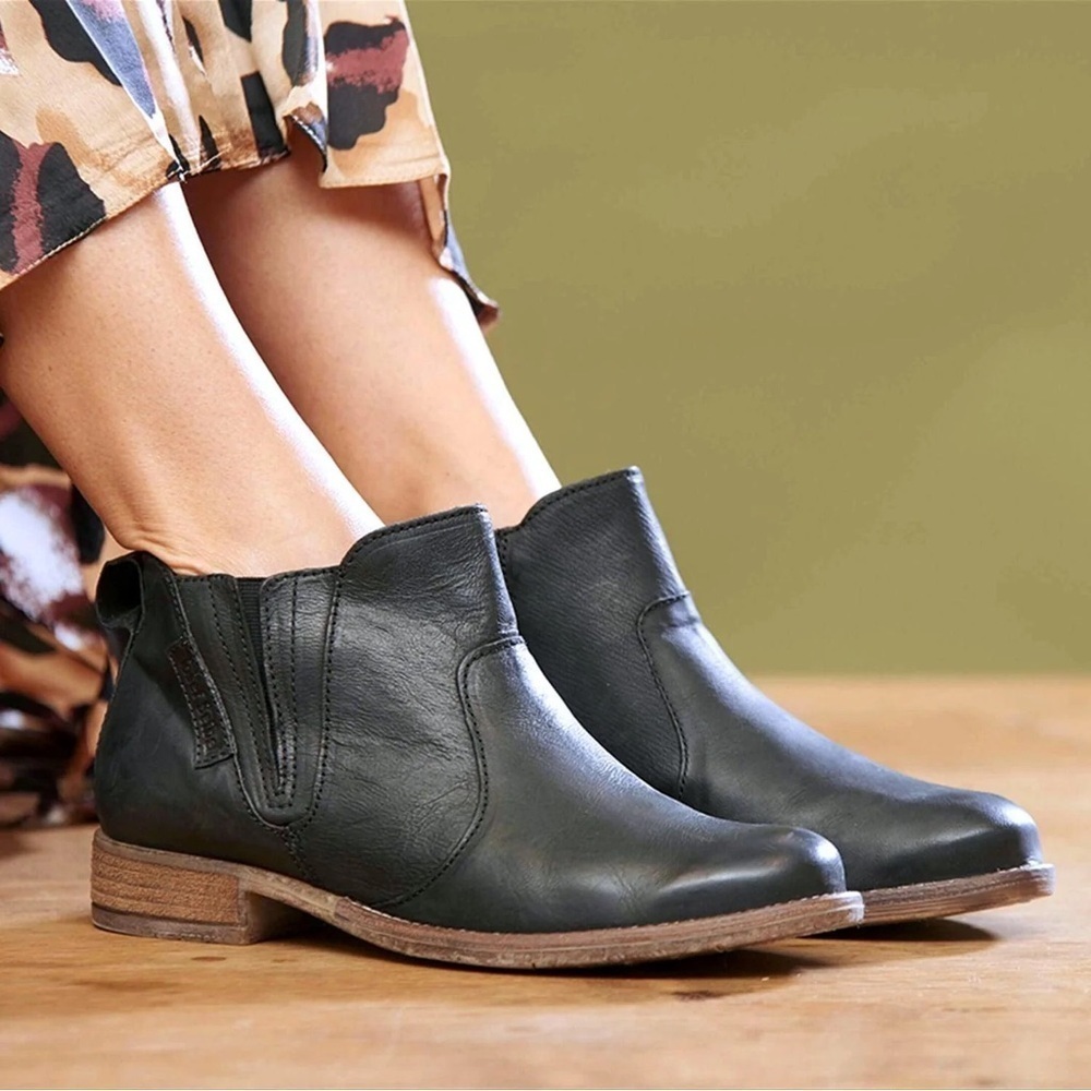Josef Seibel Sienna 45 Black Chelsea Black Leather Ankle Boot Size 38